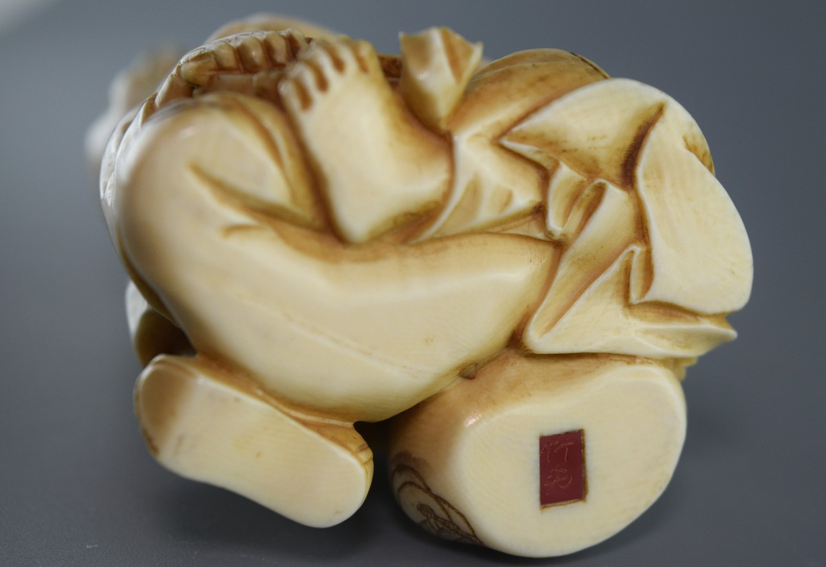 Élégante Sculpture Orientale en Ivoire-photo-8