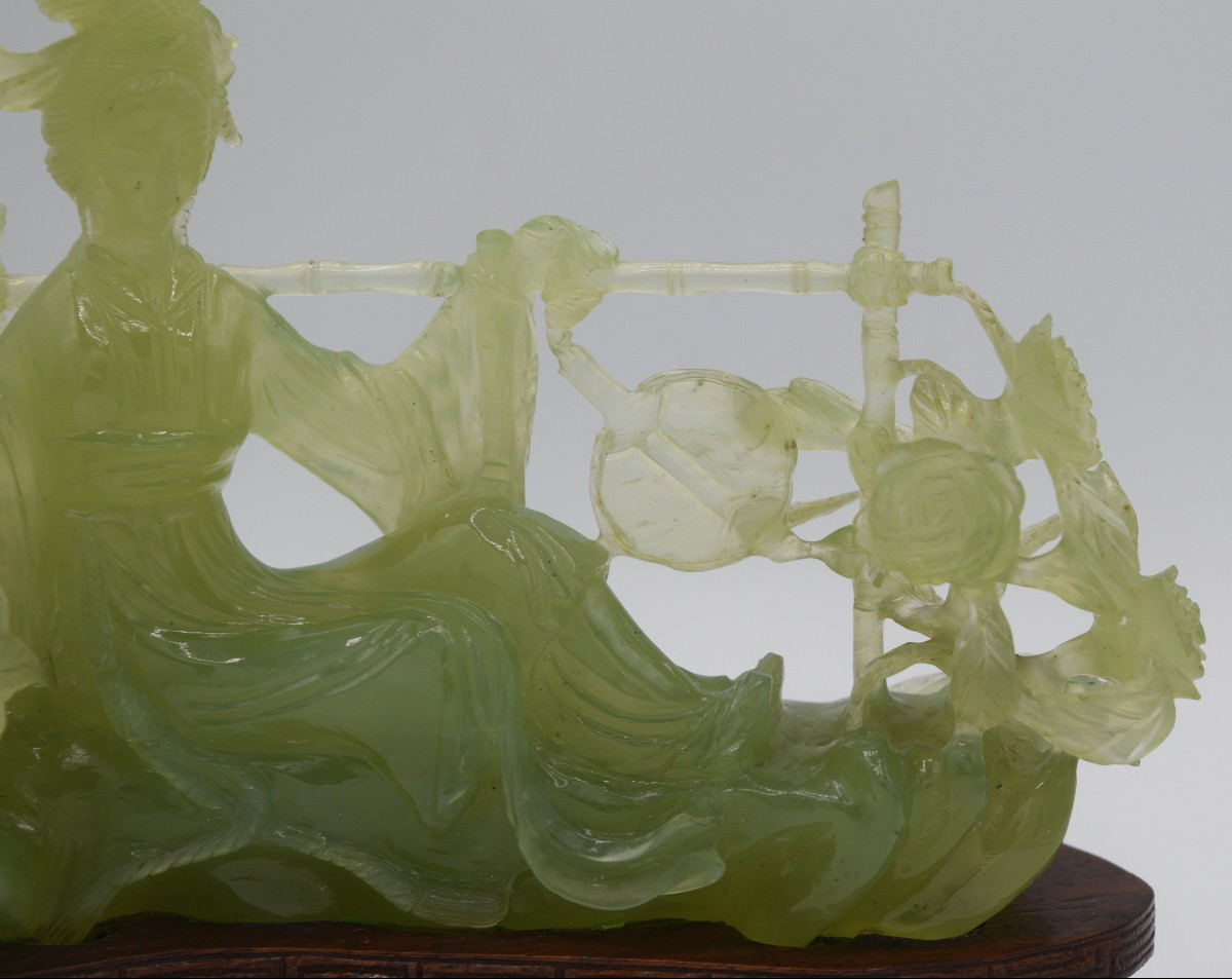 Lady And Peonies In Serpentine Jade-photo-3
