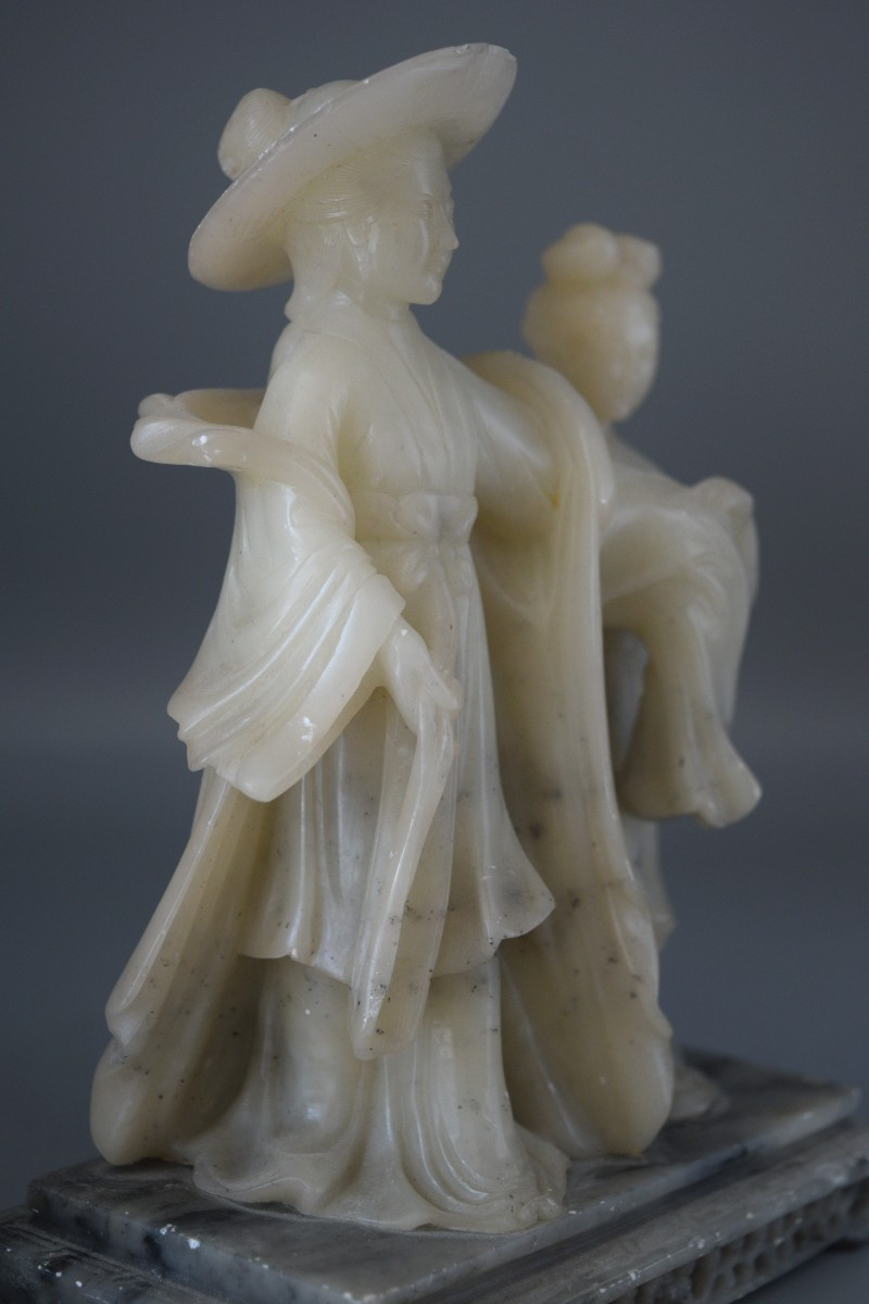 Élégante Sculpture Chinoise en Stéatite – La Dame et sa Servante (Vers 1950)-photo-3