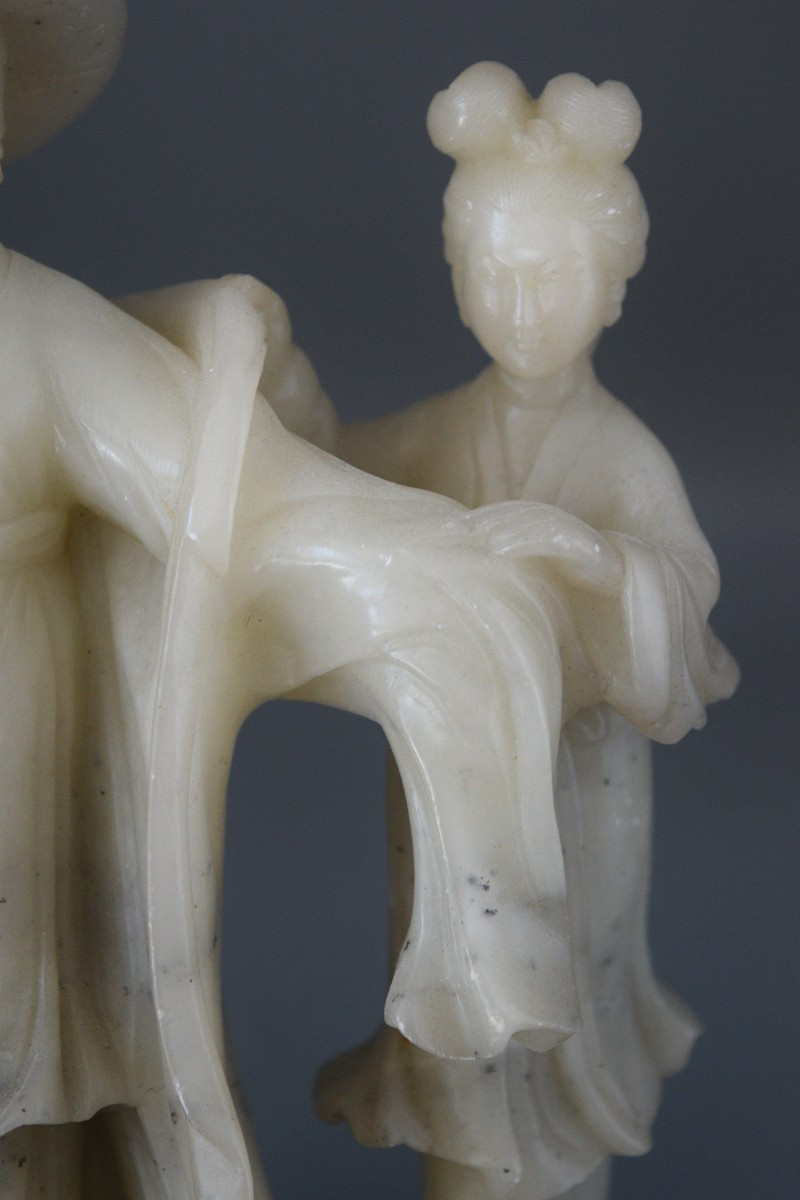 Élégante Sculpture Chinoise en Stéatite – La Dame et sa Servante (Vers 1950)-photo-3