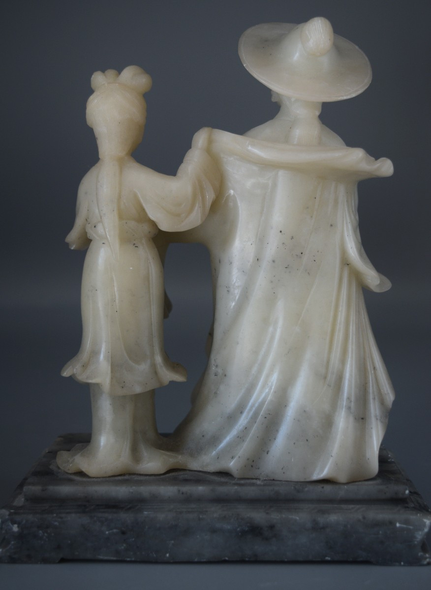 Élégante Sculpture Chinoise en Stéatite – La Dame et sa Servante (Vers 1950)-photo-6