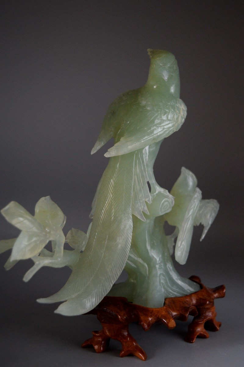 Élégance Céleste Deux Rois des Oiseaux Perchés sur une Branche Fleurie-photo-1