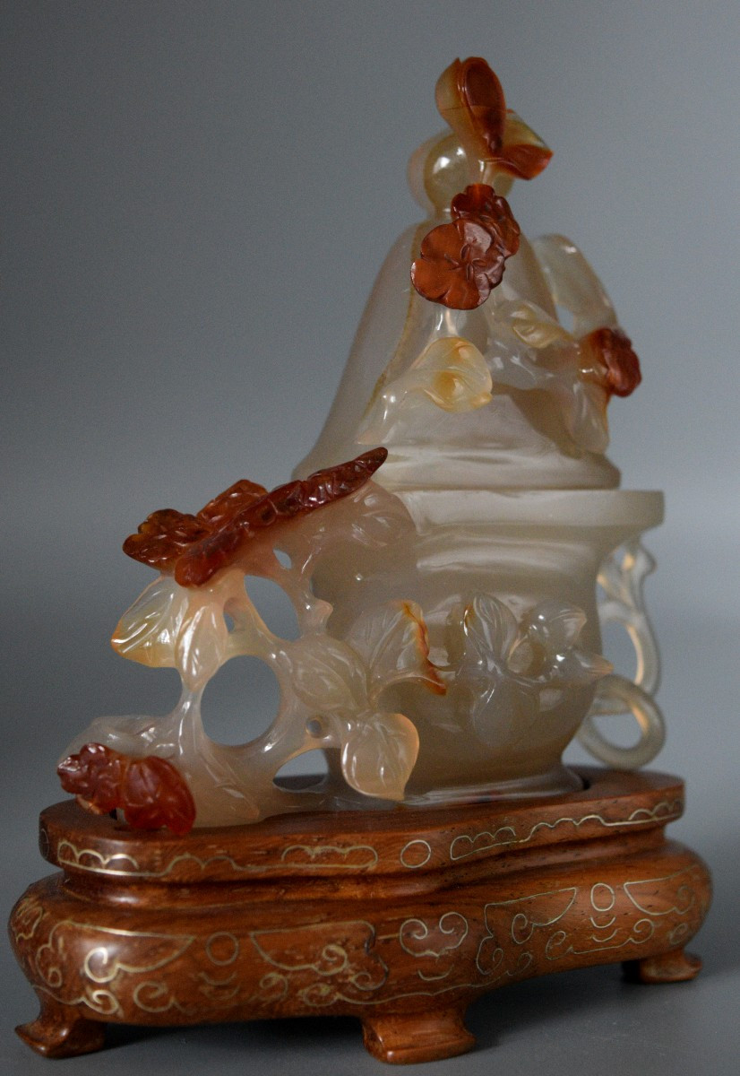 Decorative Vase In Agate And Openwork Sculpture-photo-4