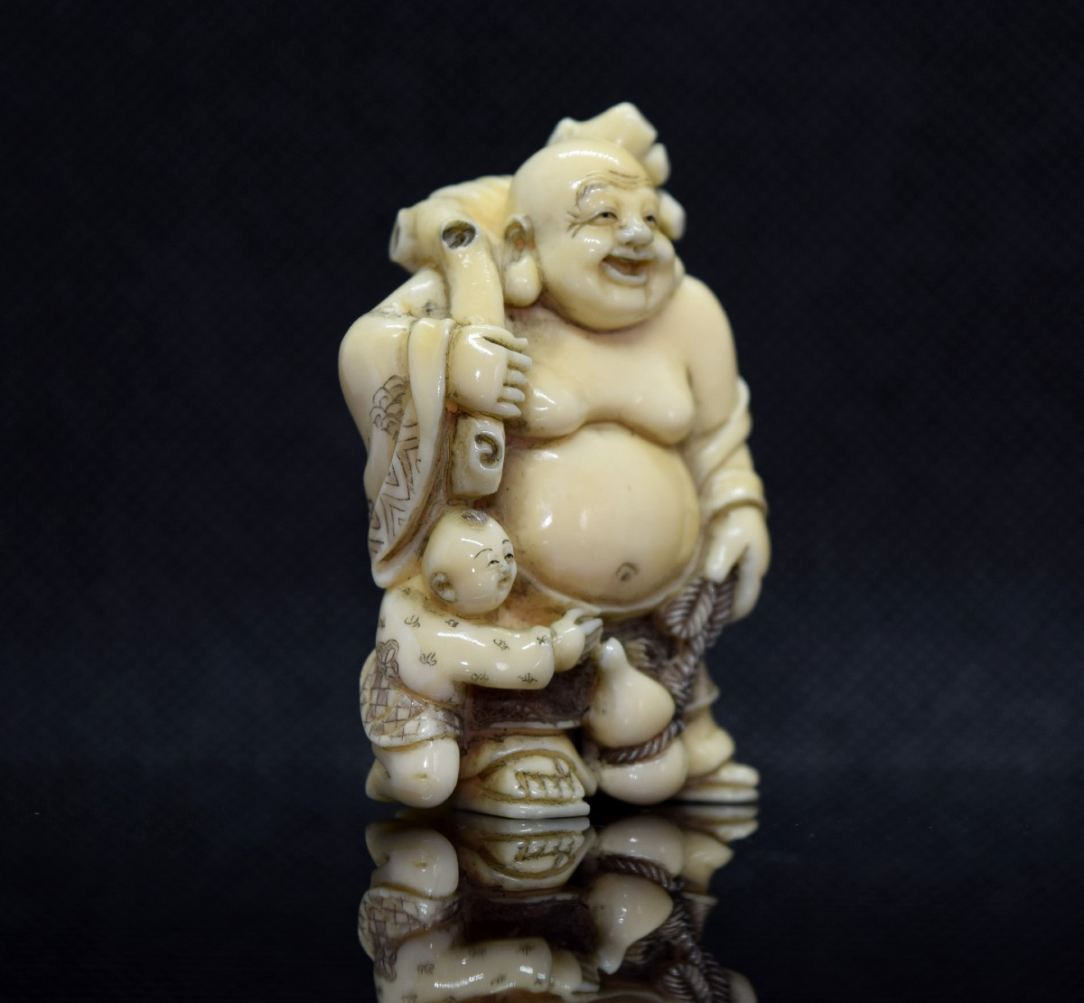 Le Bouddha rieur Netsuke Japonais  ivoire en Dent de Narval-photo-3