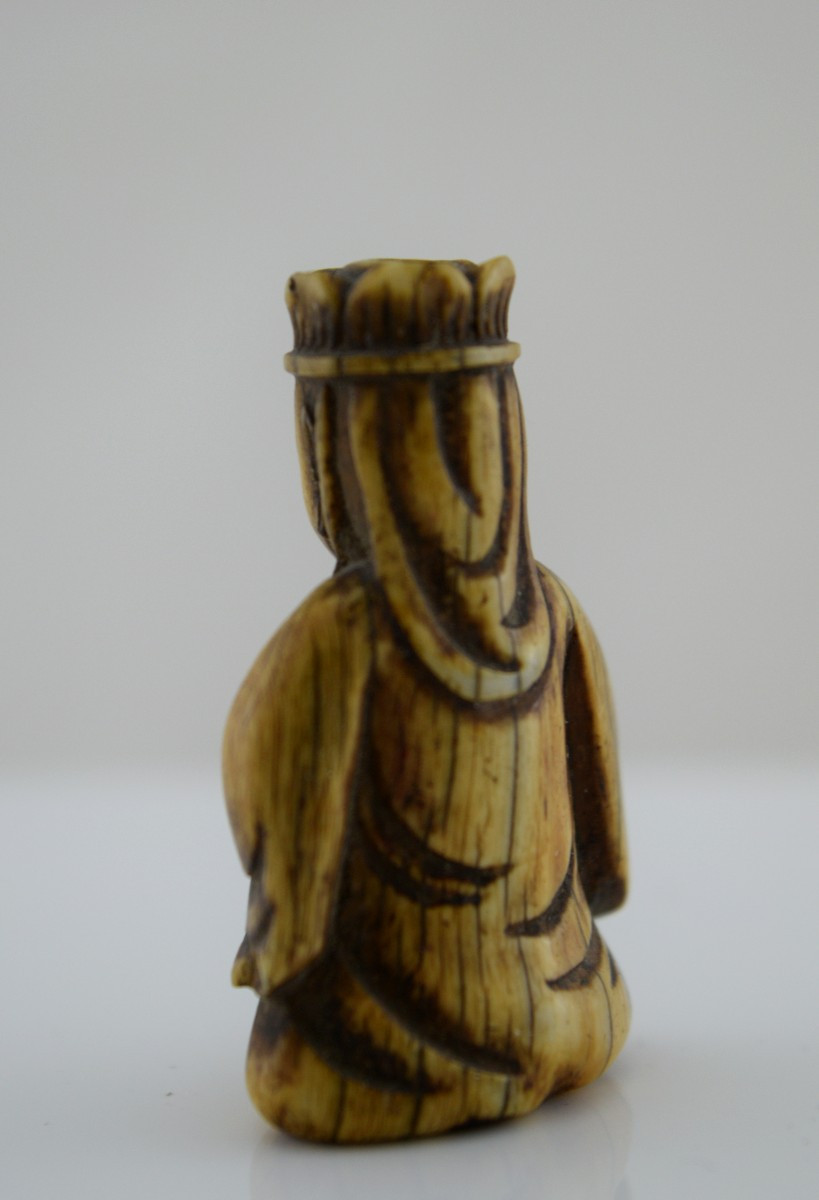 Japanese Netsuke, Early Late Edo Period, Ivory-photo-3
