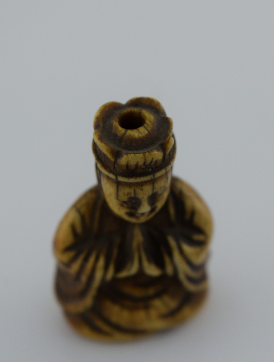 Japanese Netsuke, Early Late Edo Period, Ivory-photo-5