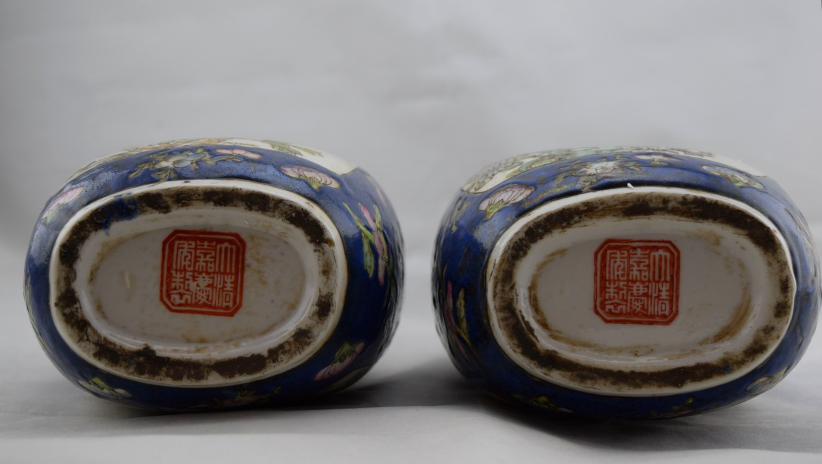 Paire de vases chinois en porcelaine à fond bleu, style Jiaqing, fin XIXᵉ-photo-4