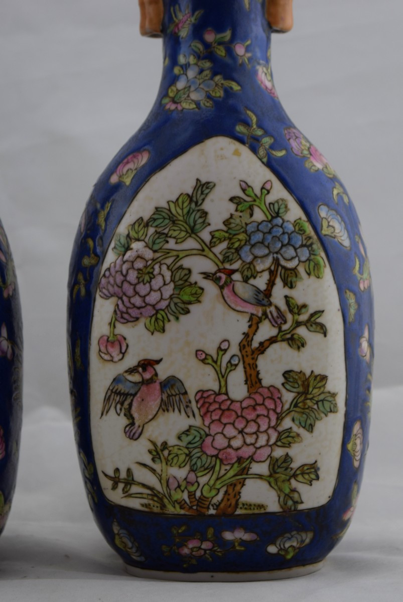 Paire de vases chinois en porcelaine à fond bleu, style Jiaqing, fin XIXᵉ-photo-4