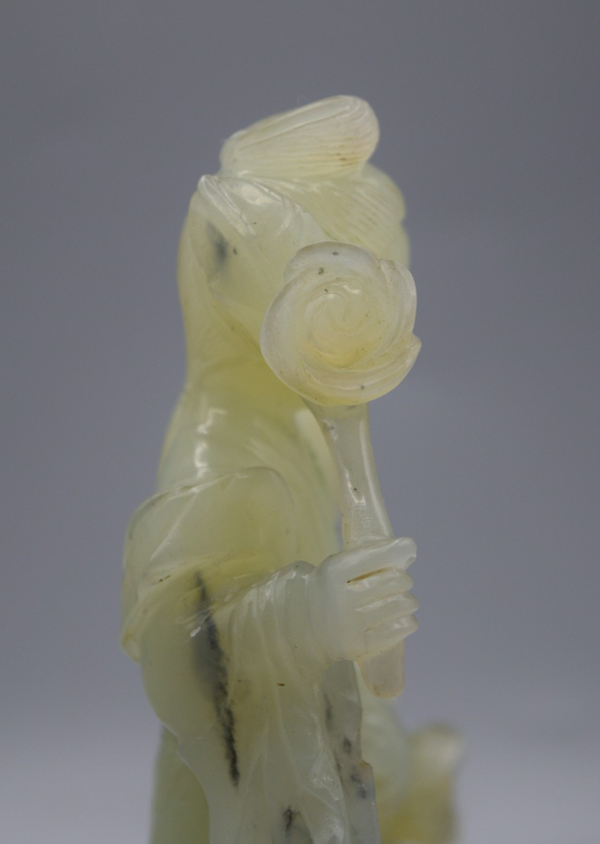 Statue Of Lady With Flower In Jade From XIuyan, C. 1950-photo-1