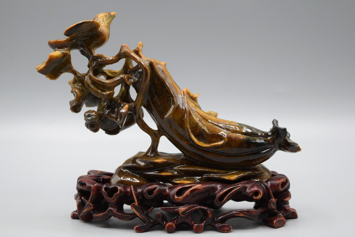 Sculpture en Œil-de-Tigre : Oiseau sur Gourde, circa 1950-photo-1