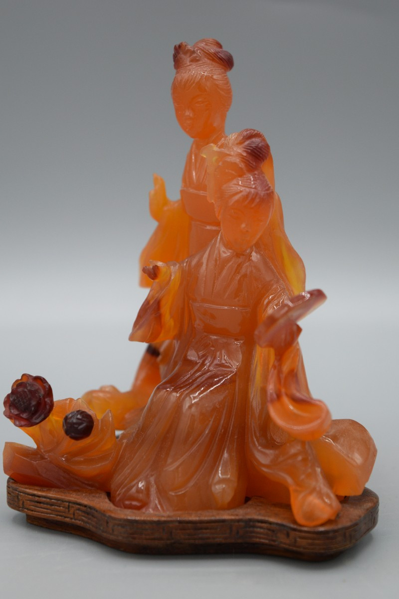 Elegant Vintage Sculpture In Natural Agate Of Two Young Women-photo-2