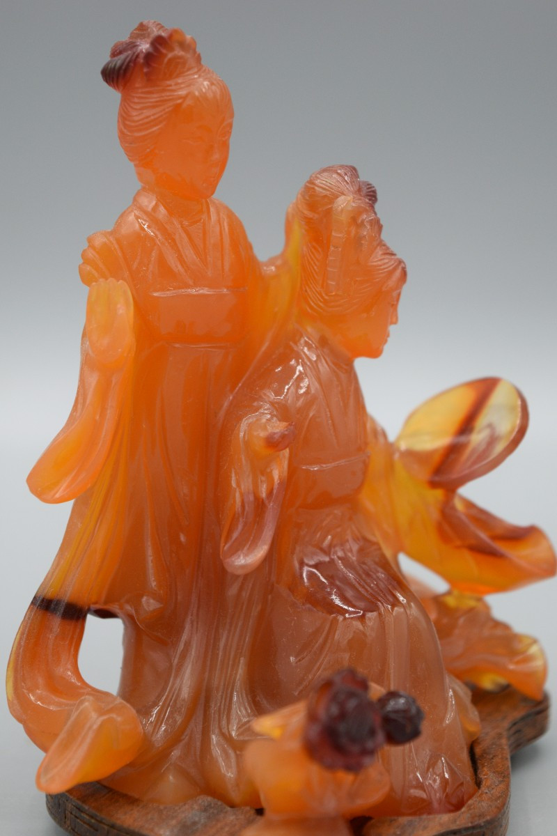 Elegant Vintage Sculpture In Natural Agate Of Two Young Women-photo-2