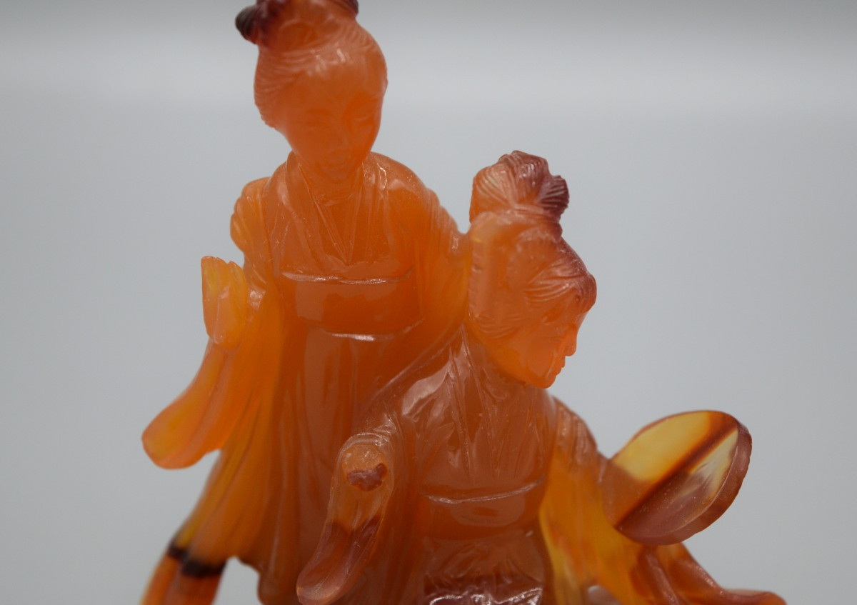 Elegant Vintage Sculpture In Natural Agate Of Two Young Women-photo-3