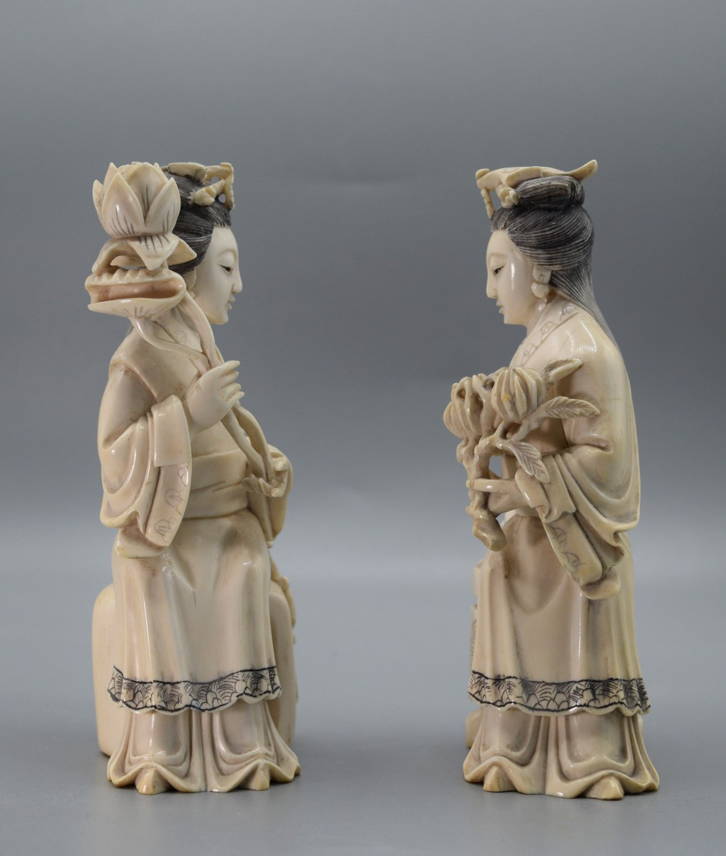 Lotus Flower Elegance: Pair Of Ivory Court Figures, 19th Century China-photo-3