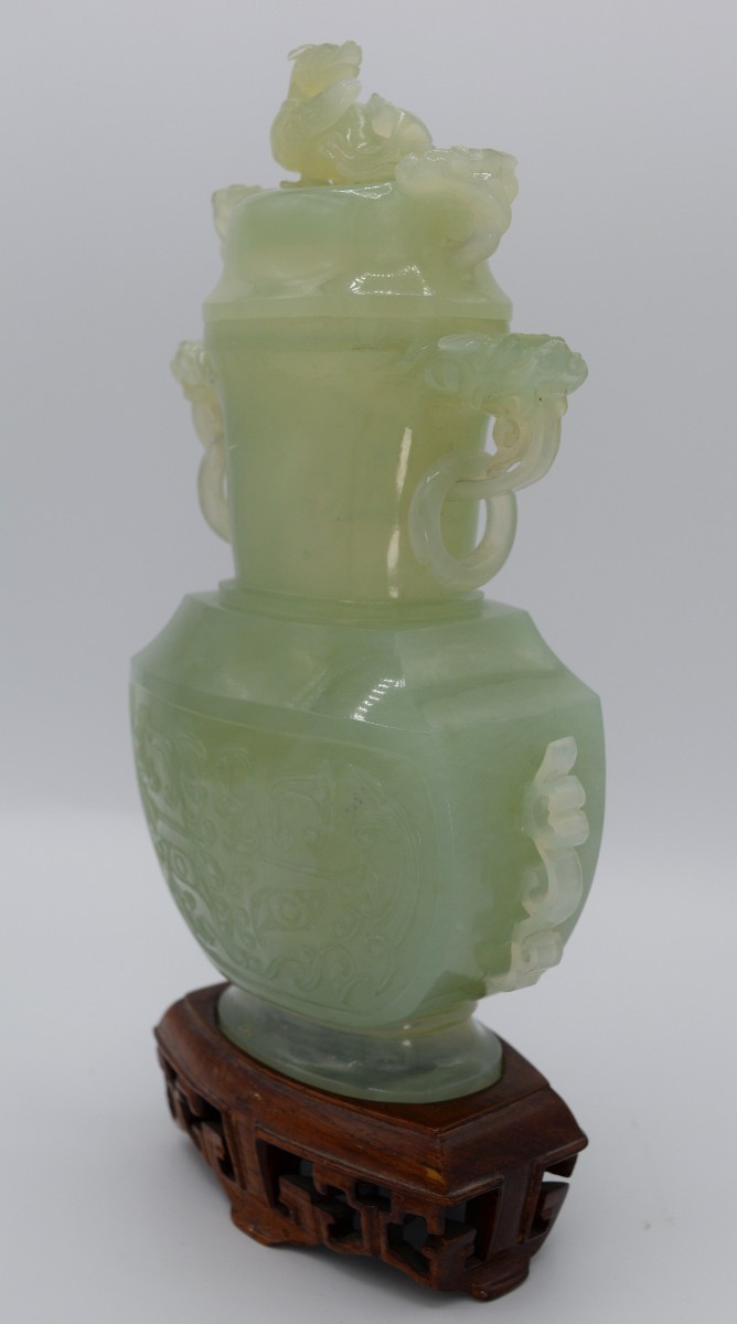 Covered Jade Vase From XIuyan, Taotie Decoration – Archaic Style-photo-1