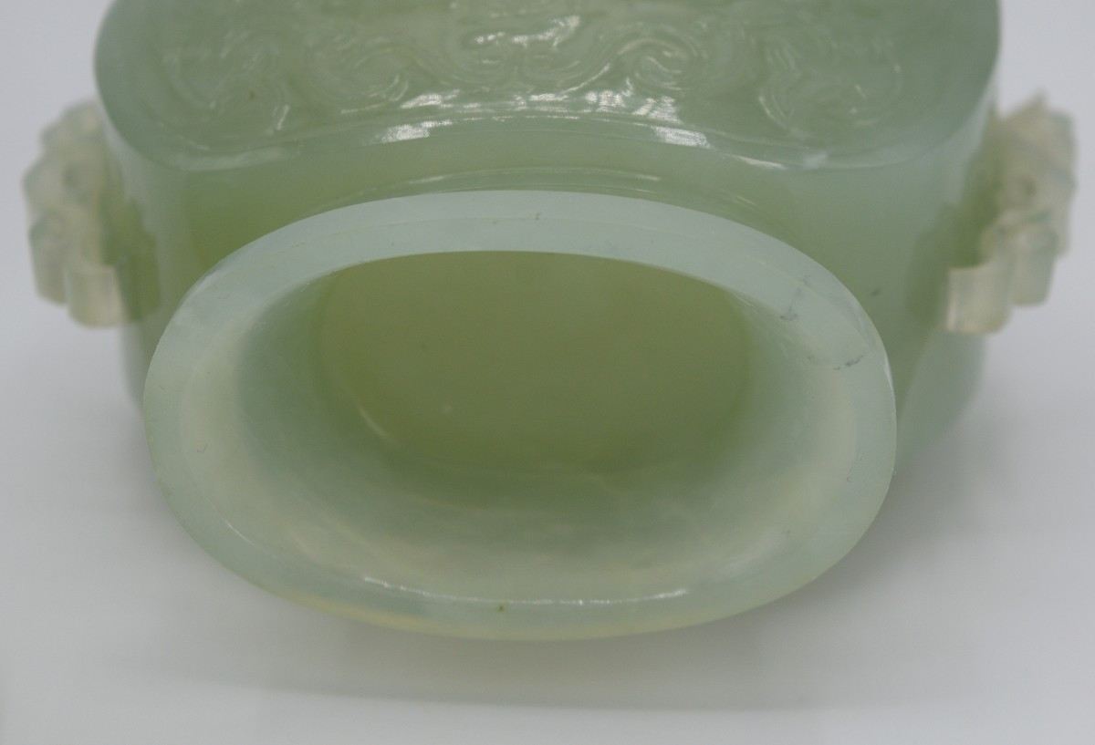 Covered Jade Vase From XIuyan, Taotie Decoration – Archaic Style-photo-8