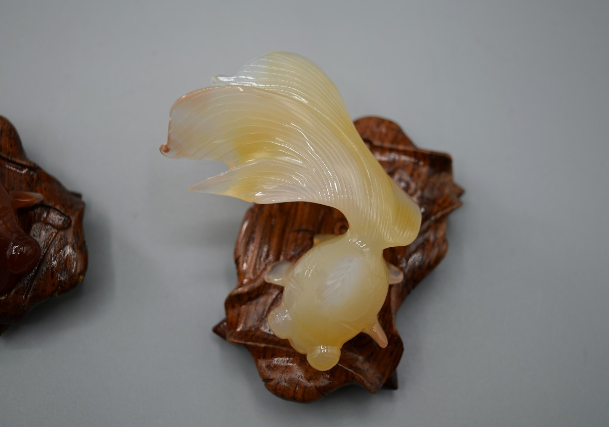 Cinq Poissons Rouges en Agate Sculptée - Chine, Milieu du XXe Siècle-photo-3