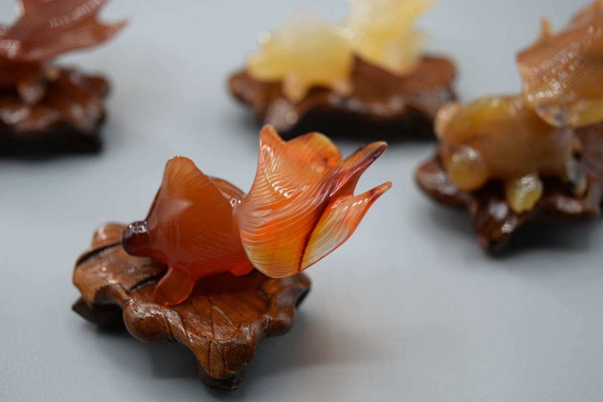 Cinq Poissons Rouges en Agate Sculptée - Chine, Milieu du XXe Siècle-photo-4