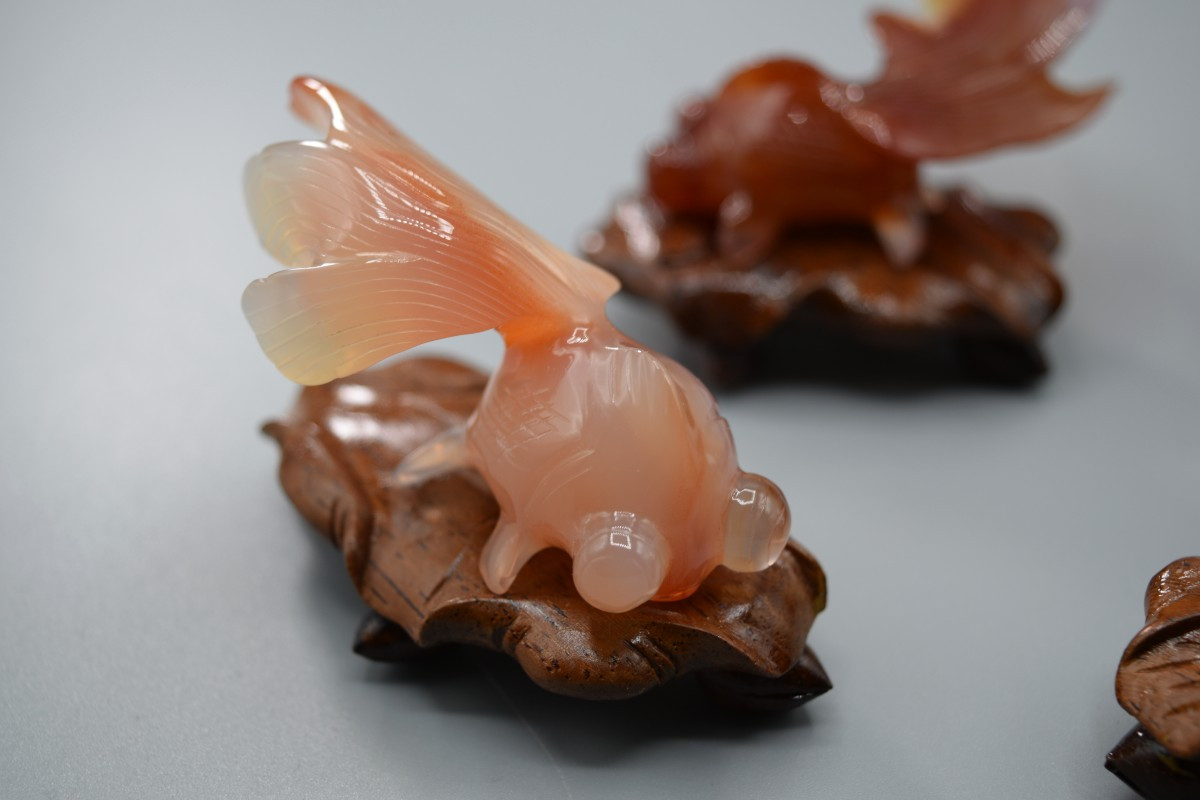 Cinq Poissons Rouges en Agate Sculptée - Chine, Milieu du XXe Siècle-photo-5