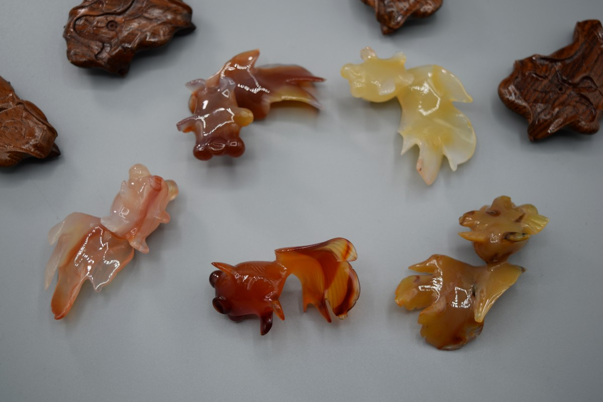 Cinq Poissons Rouges en Agate Sculptée - Chine, Milieu du XXe Siècle-photo-7