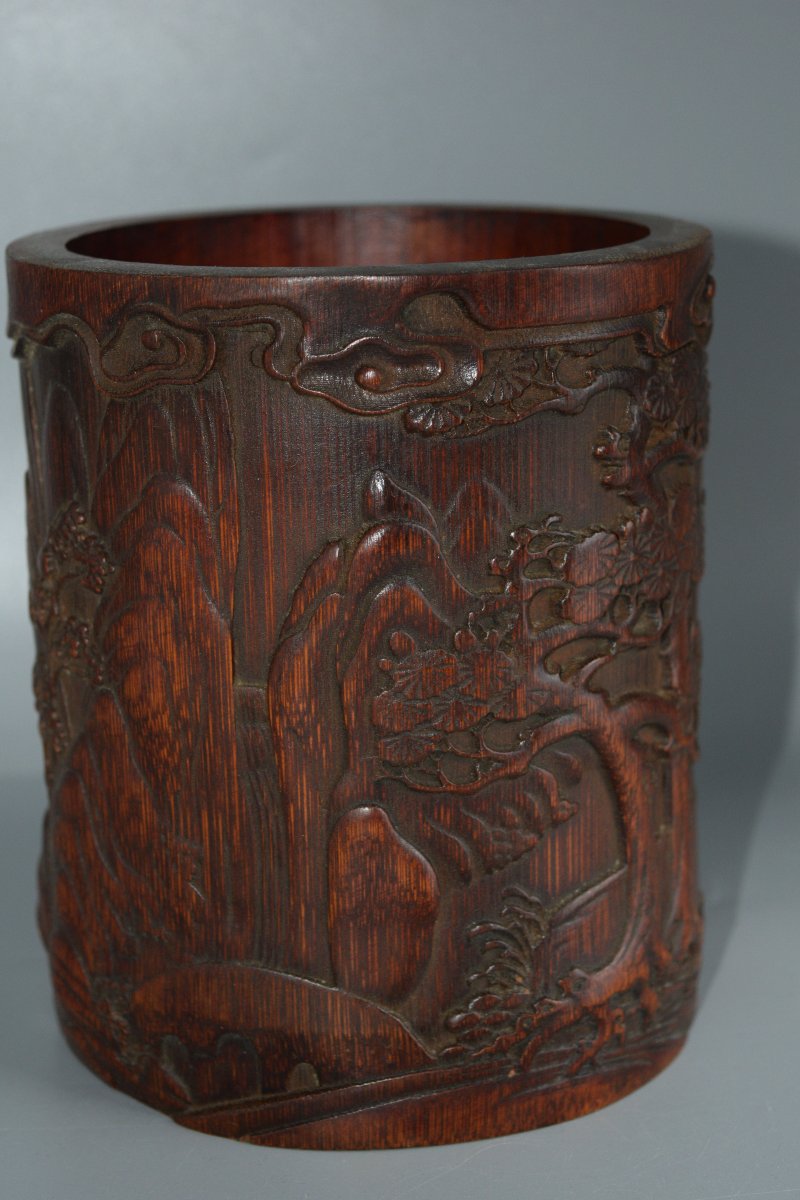 Chinese Bamboo-carved Brush Holder With Traditional Design-photo-3