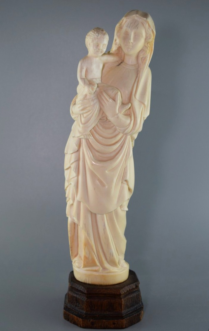 Vierge à l’Enfant en ivoire – France, XIXe siècle, vers 1820–1880 – H. 30 cm