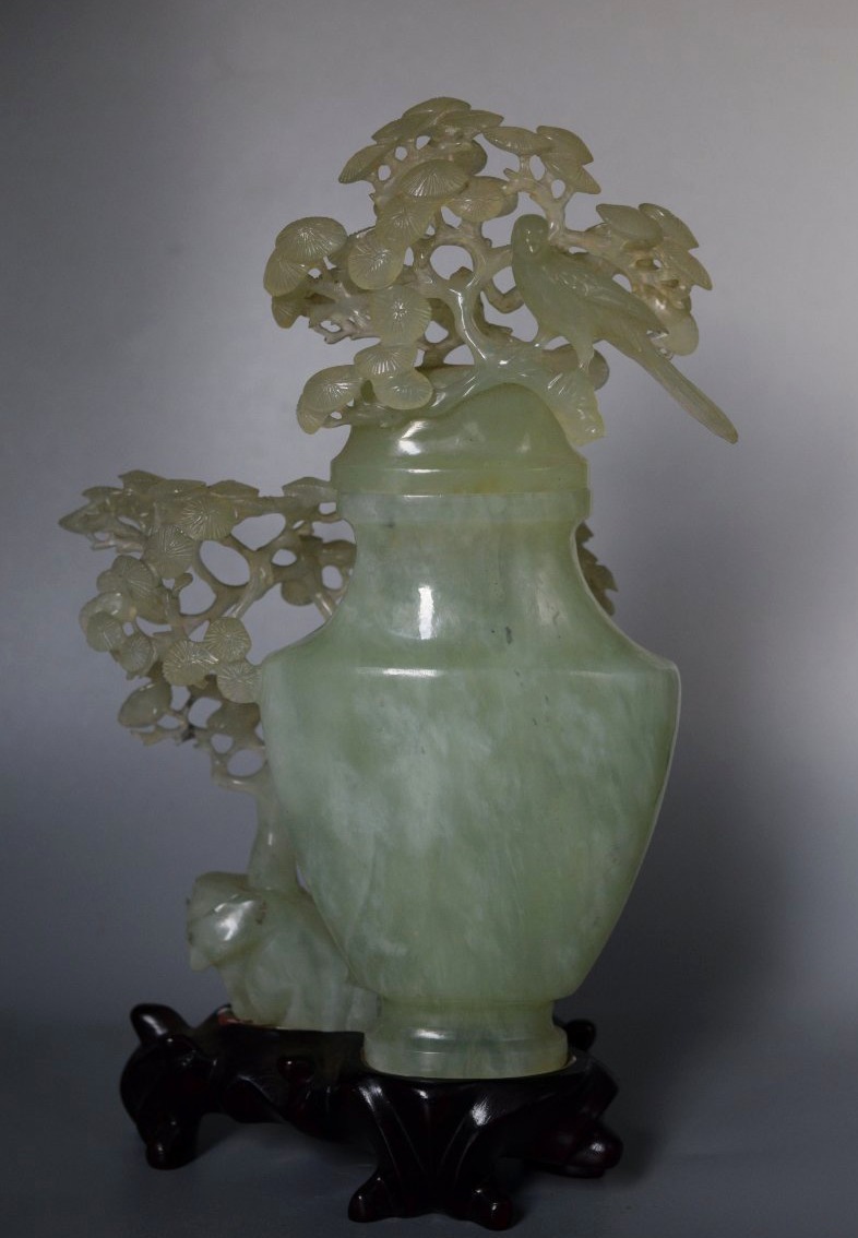 Sculpted Vase Made Of Green Hardstone With A Wooden Base - 22 Cm-photo-2