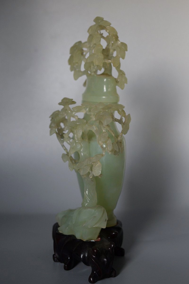Sculpted Vase Made Of Green Hardstone With A Wooden Base - 22 Cm-photo-2