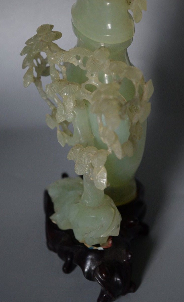 Sculpted Vase Made Of Green Hardstone With A Wooden Base - 22 Cm-photo-3