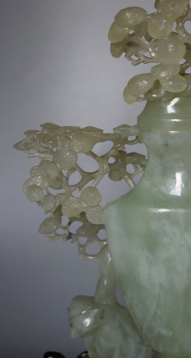 Sculpted Vase Made Of Green Hardstone With A Wooden Base - 22 Cm-photo-4
