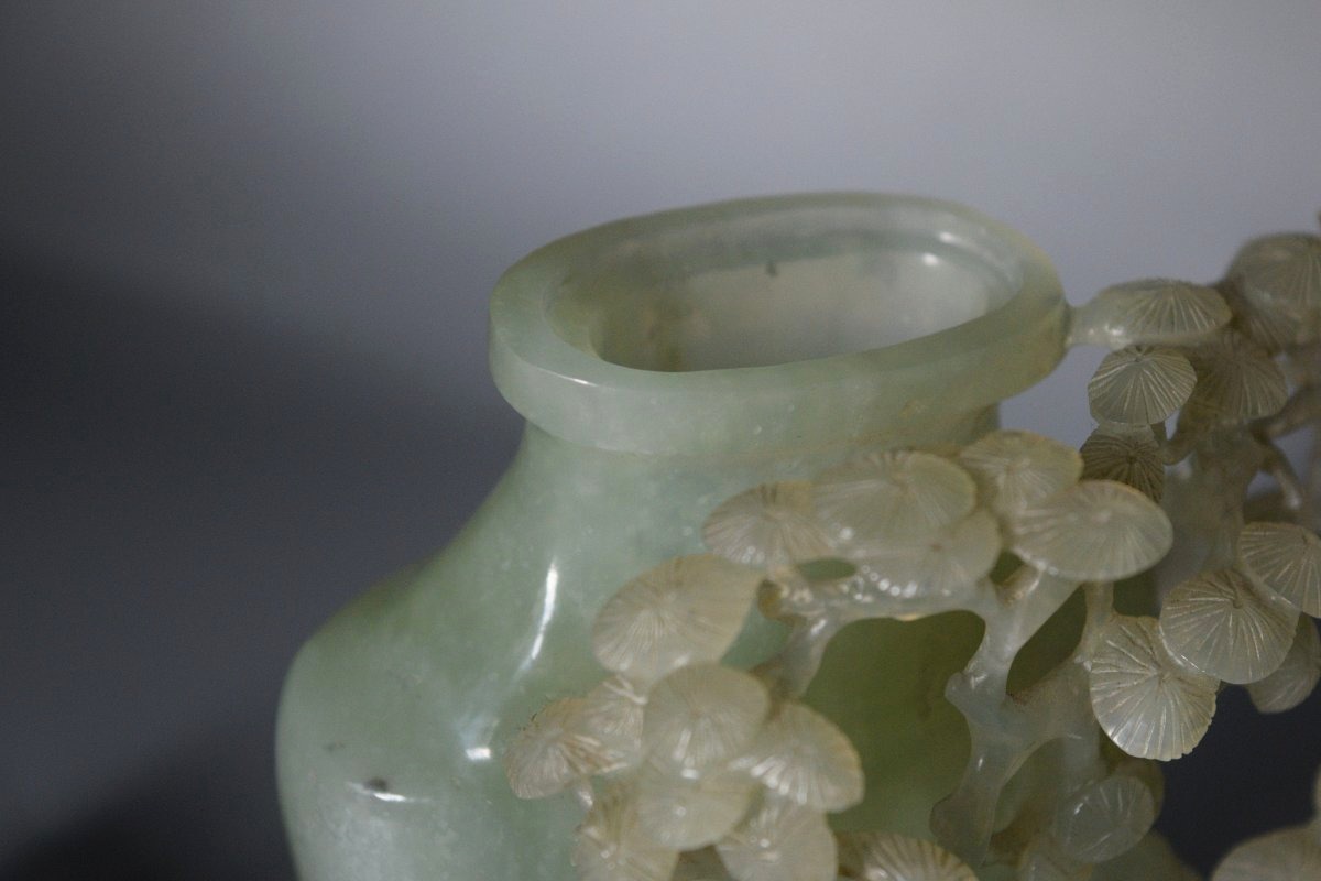 Sculpted Vase Made Of Green Hardstone With A Wooden Base - 22 Cm-photo-7