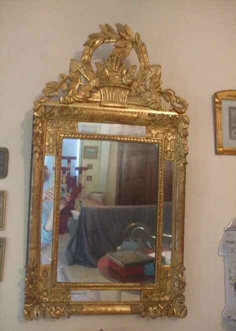 Beautiful Mirror In Golden Wood 18th Century 
