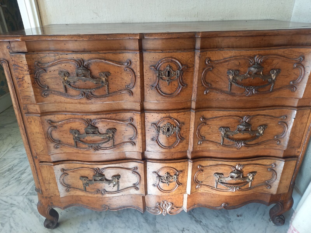 Commode Arbalète en noyer sculpté Époque Louis XV -photo-2