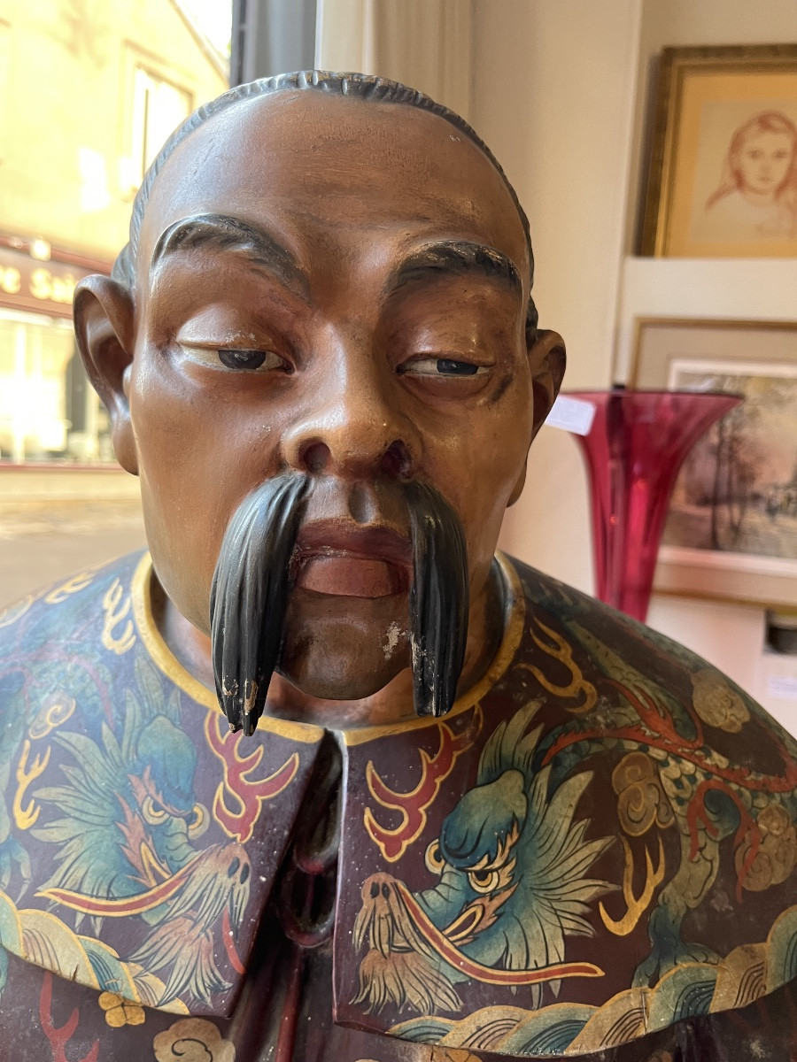Important Pair Of Polychrome Wooden Sculptures Representing Chinese Dignitaries 