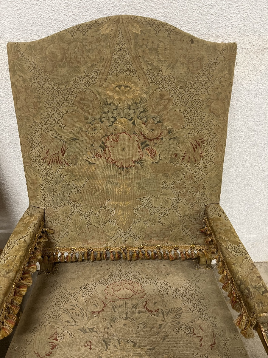 Paire d’importants fauteuils en bois doré et sculpté style Louis XIV -photo-3