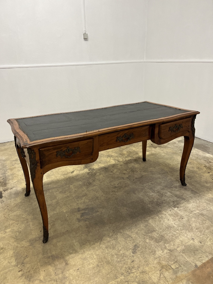 Mid-century Louis XV Bureau Plat, 18th Century 