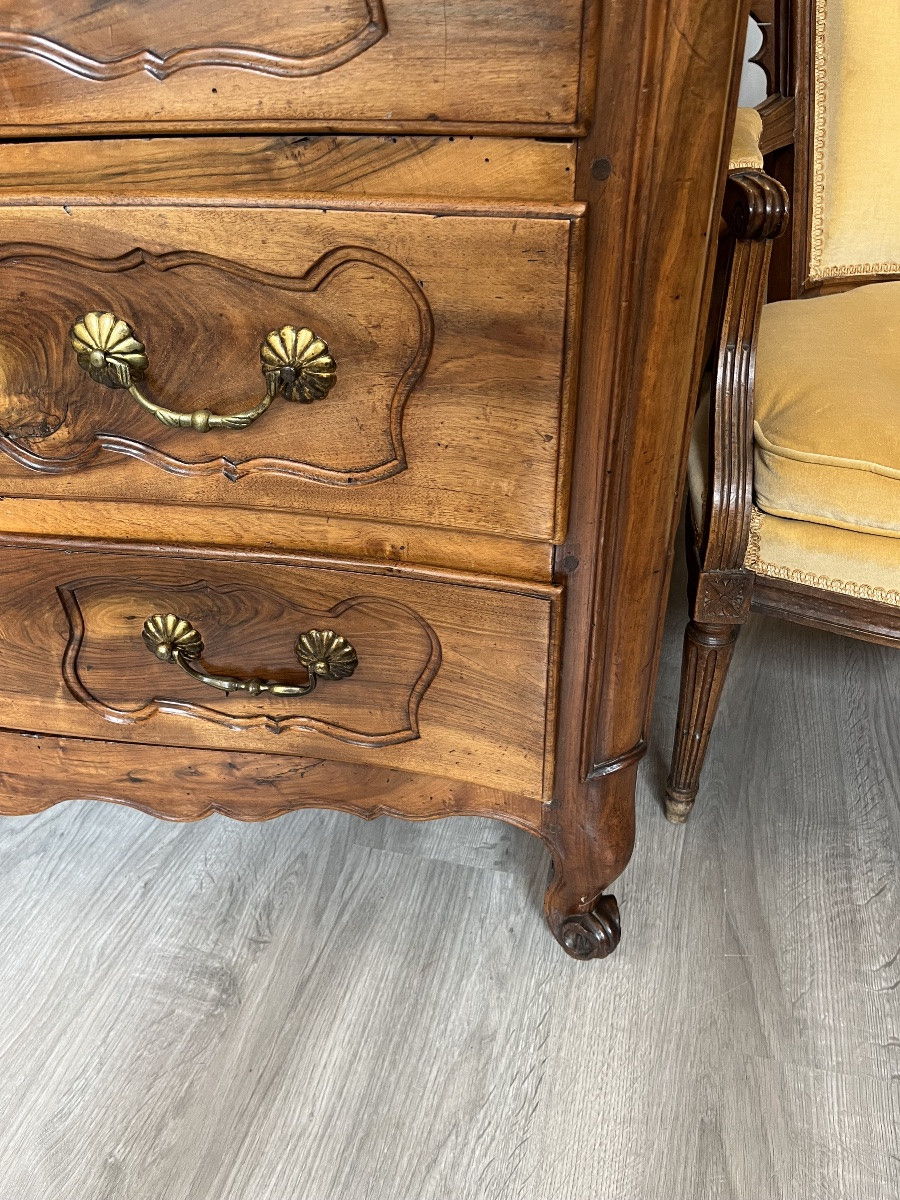 Commode en noyer blond Époque Louis XV 18 éme Siècle -photo-2