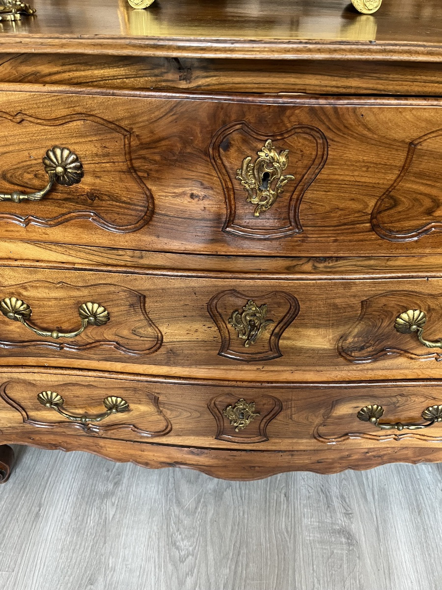 Commode en noyer blond Époque Louis XV 18 éme Siècle -photo-4