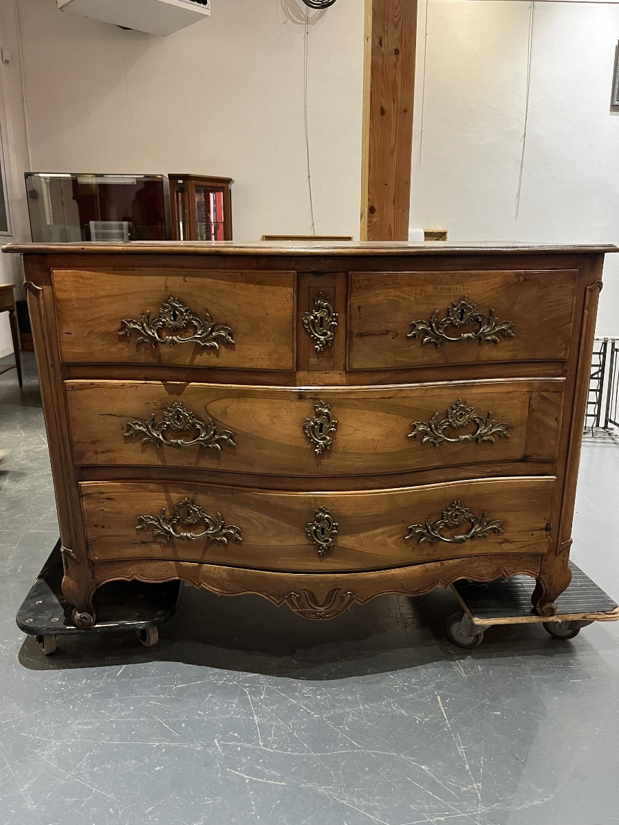 Commode époque Louis XV en noyer 
