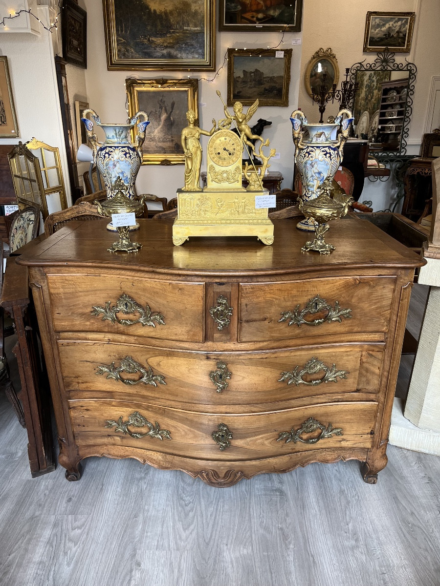 Commode époque Louis XV en noyer 