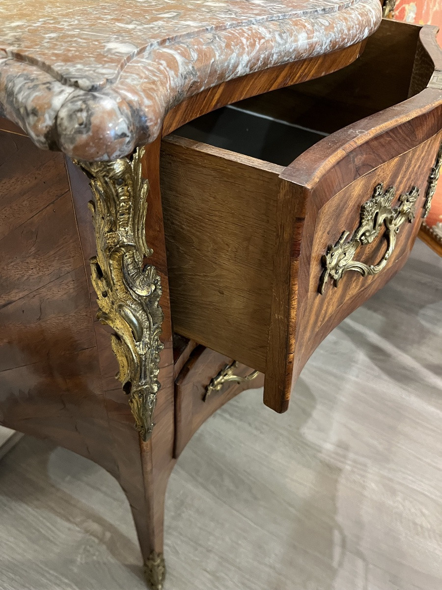 Petite commode galbée toutes faces  en Marquetterie de style Louis XV-photo-4