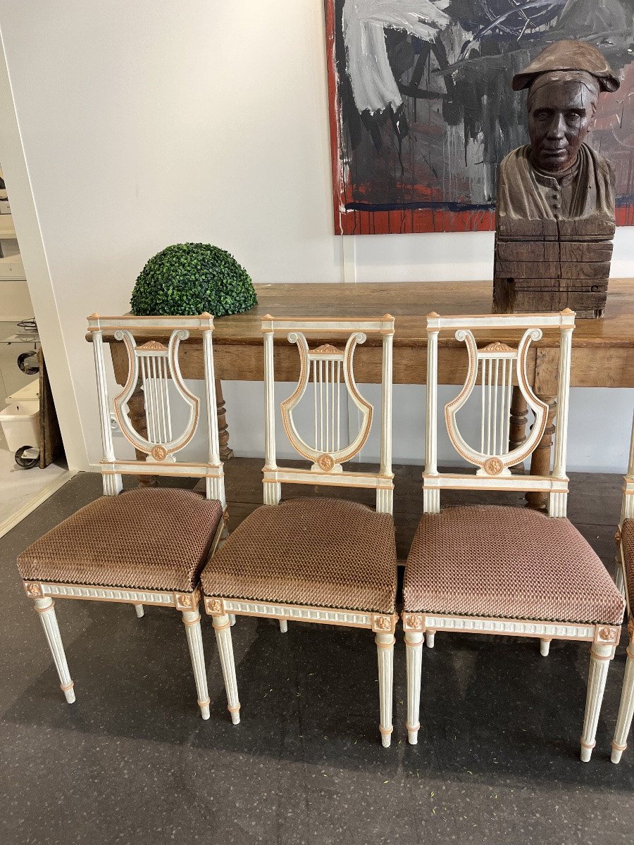 Suite de 6 chaises rechampies à dossier Lyre style Louis XVI -photo-2