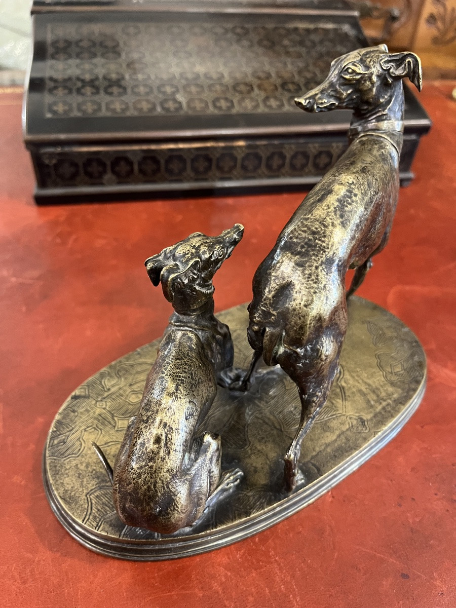 Bronze sculpture  Chiens jouants avec une balle par P. J.  Mène -photo-1