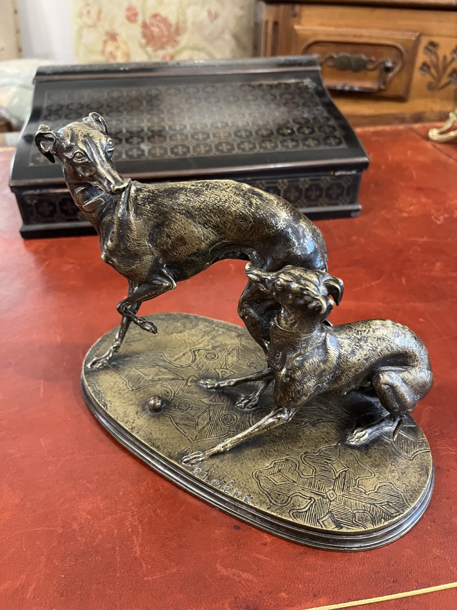 Bronze sculpture  Chiens jouants avec une balle par P. J.  Mène 