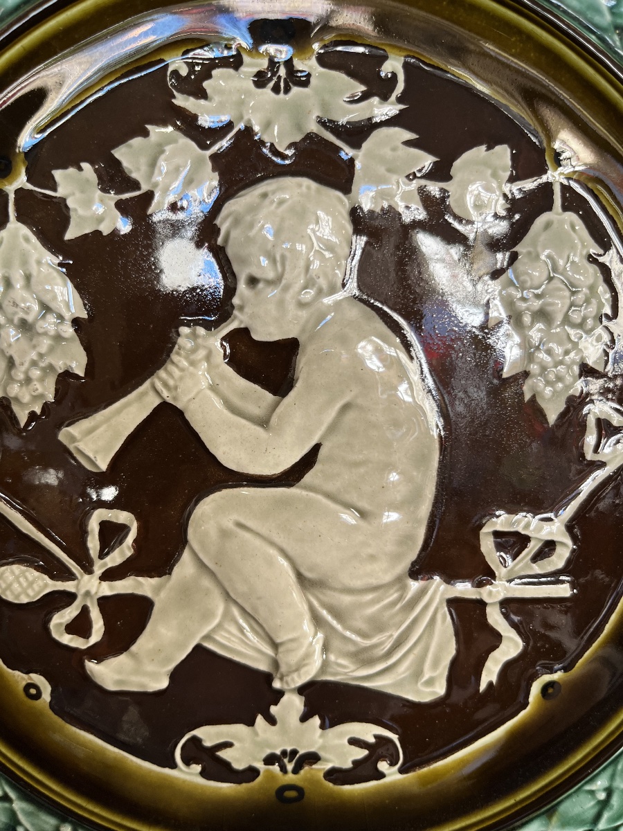Large Dish Made Of Barbotine With A Renaissance Design -photo-4