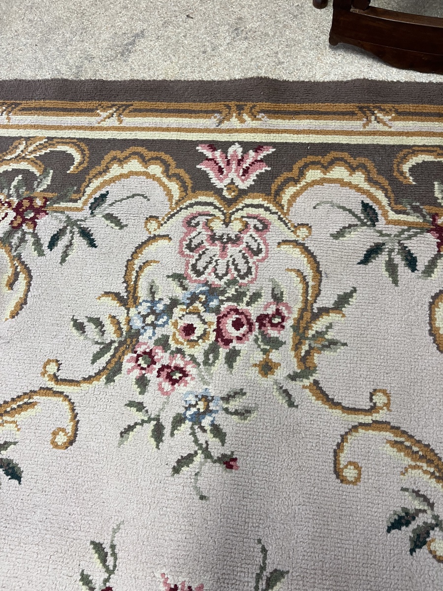 Grand tapis D’ Aubusson à décor floral polychrome -photo-2