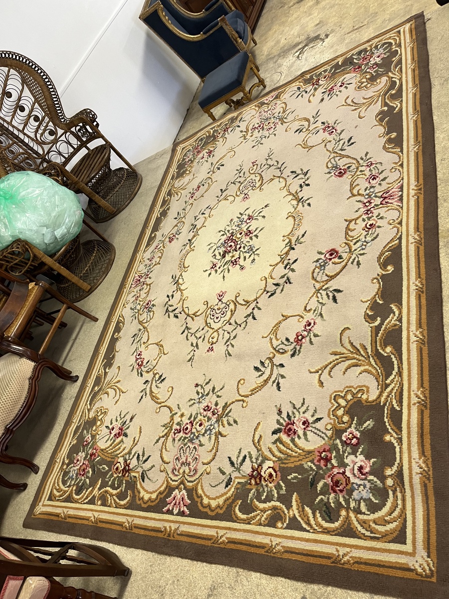 Grand tapis D’ Aubusson à décor floral polychrome -photo-3