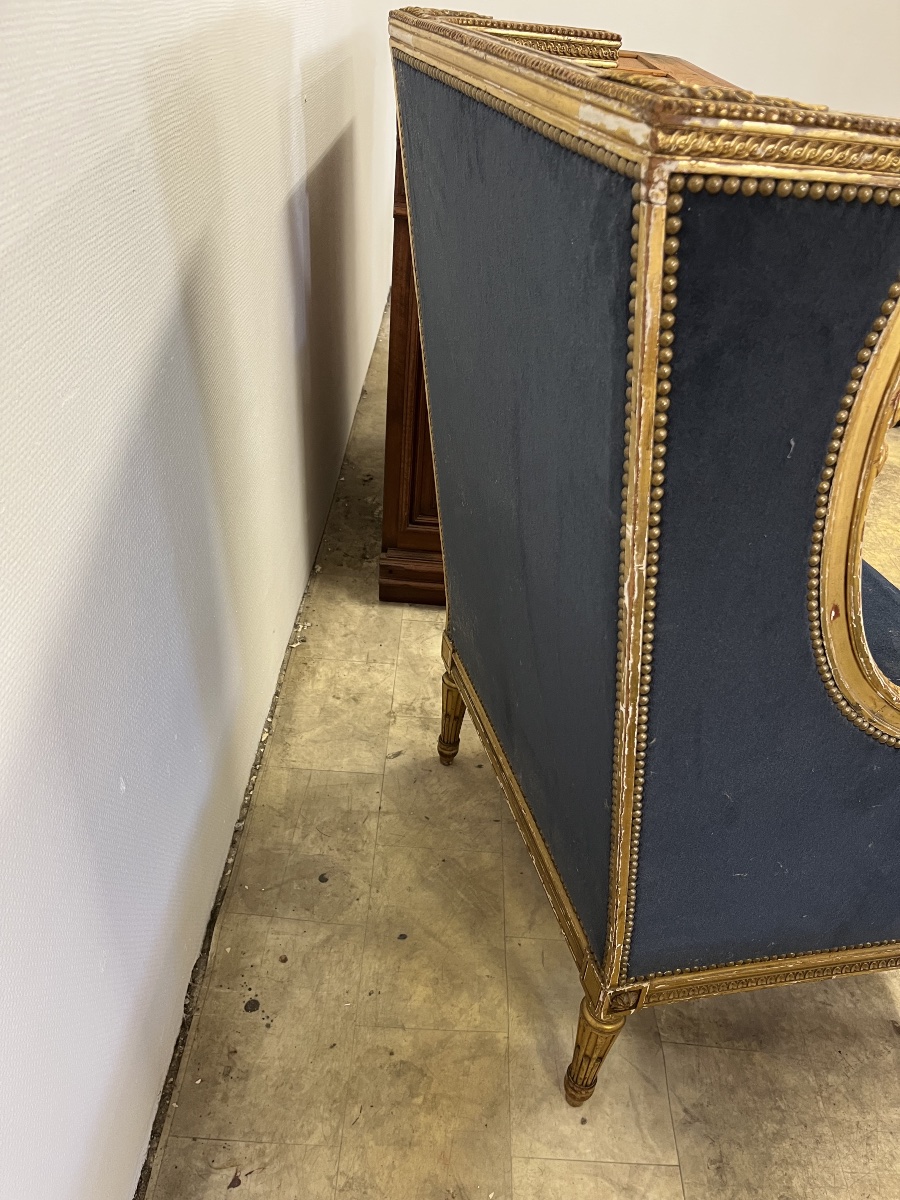 Importante bergère en bois sculpté et doré Style Louis XVI -photo-1