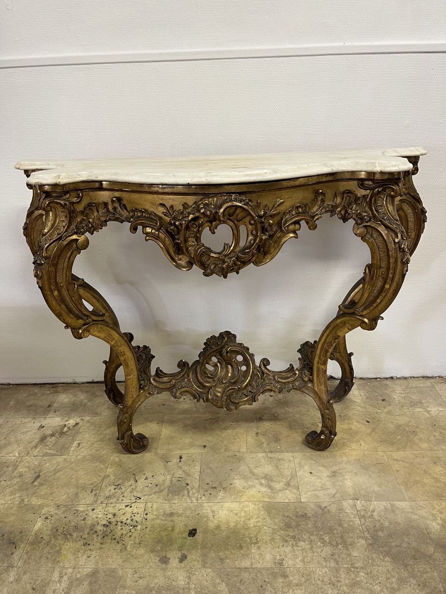 Importante console en bois sculpté et doré de Style Louis XV