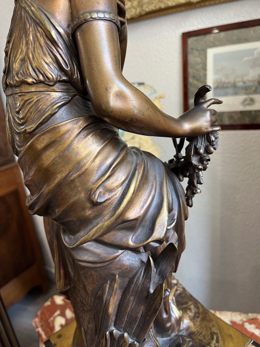 Seated Venus, Bronze, Signed, 19th Century -photo-3